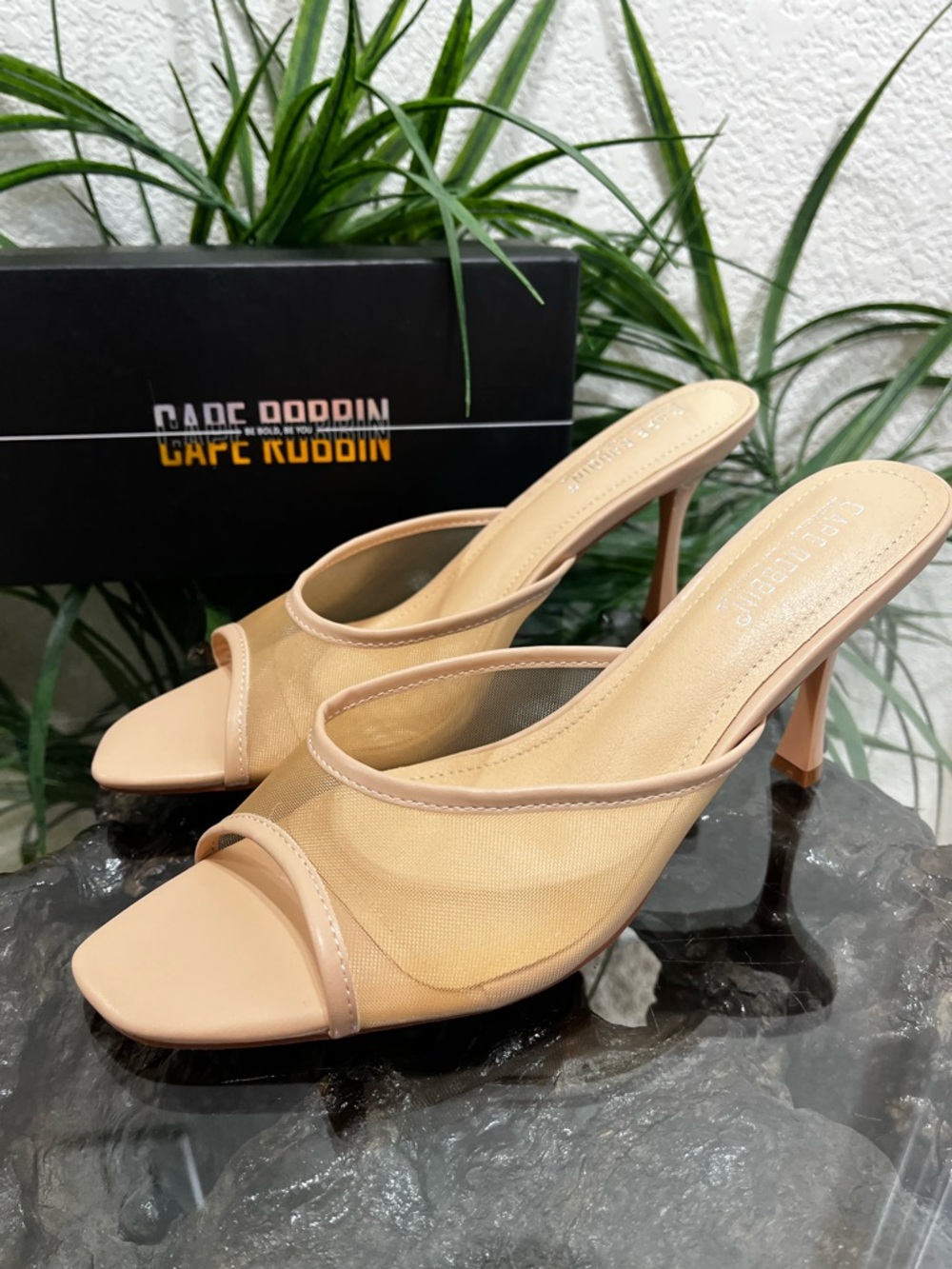 NWT Cape Robbin Nude Mesh Slide Mules Size 10